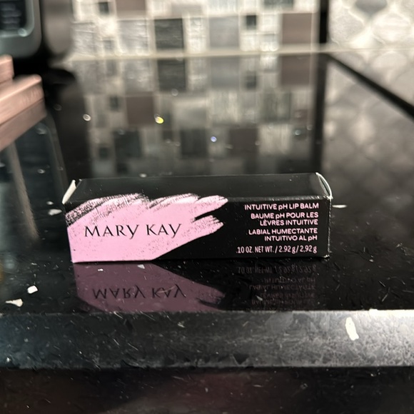 Mary Kay limited edition Intuitive ph lip balm Berry - Picture 2 of 3